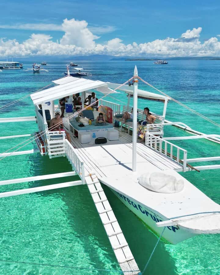 Siargao: Island Hopping Tour with Lunch and Unlimited Drinks - The Lively Vibe and What It Means for You