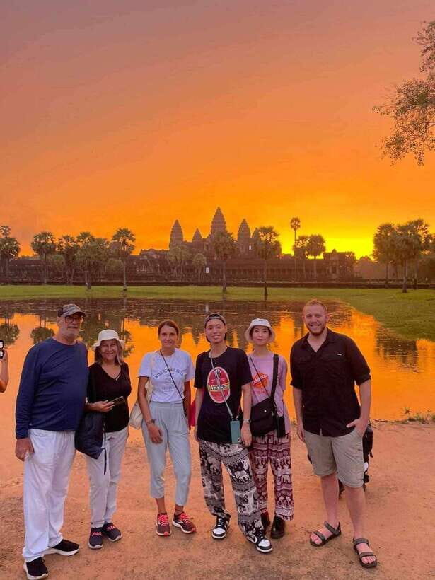 Siem Reap: Angkor Wat Sunrise or Sunset Guided Tour - What Sets This Tour Apart