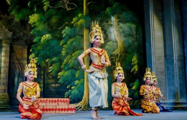 Siem Reap: Apsara Dance Show with Buffet Dinner & Tuk-Tuk... - Why This Tour Is a Great Value