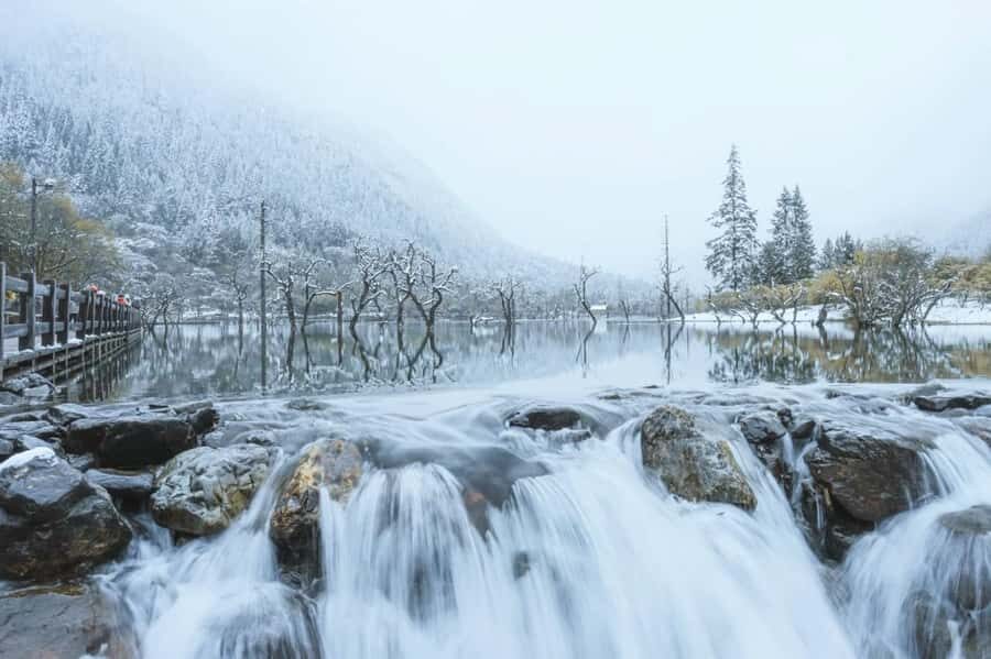 Siguniang Mountain Vibes: Peaks, Lakes & Night Lights - Why This Tour Offers Great Value