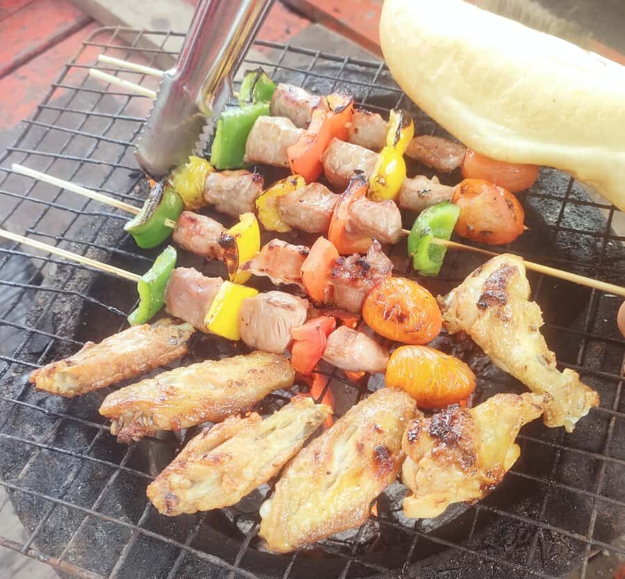 Sihanoukville: Wat Krom, Beach BBQ & Drinks Tour - Transportation, Timing, and Group Size