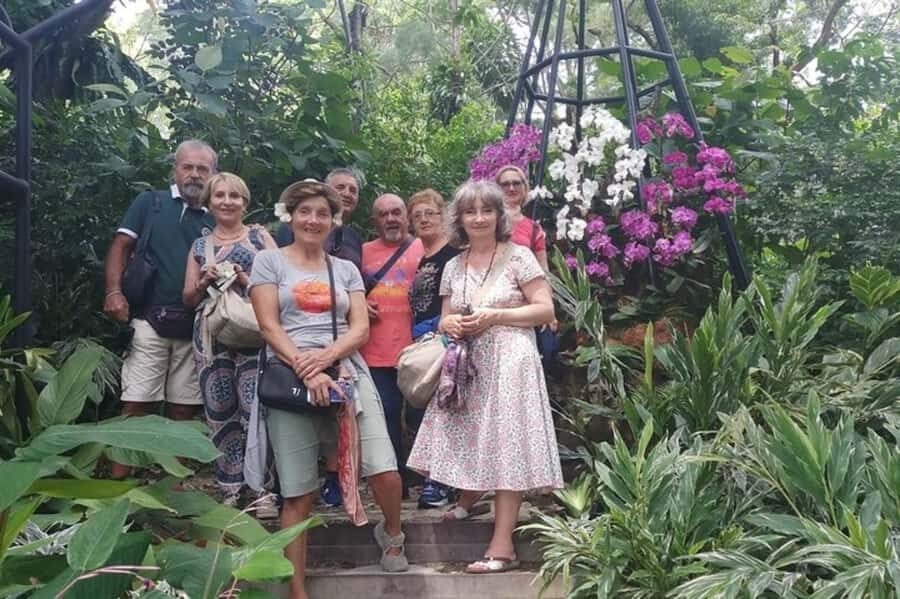 Singapore: Best Street Food Tour With A Local Guide - The Guide: Knowledge and Local Charm