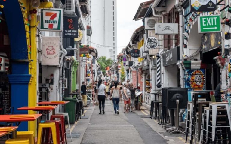 Singapore: Bugis & Kampong Glam Walking Tour with Snacks - Why This Tour Offers Real Value  