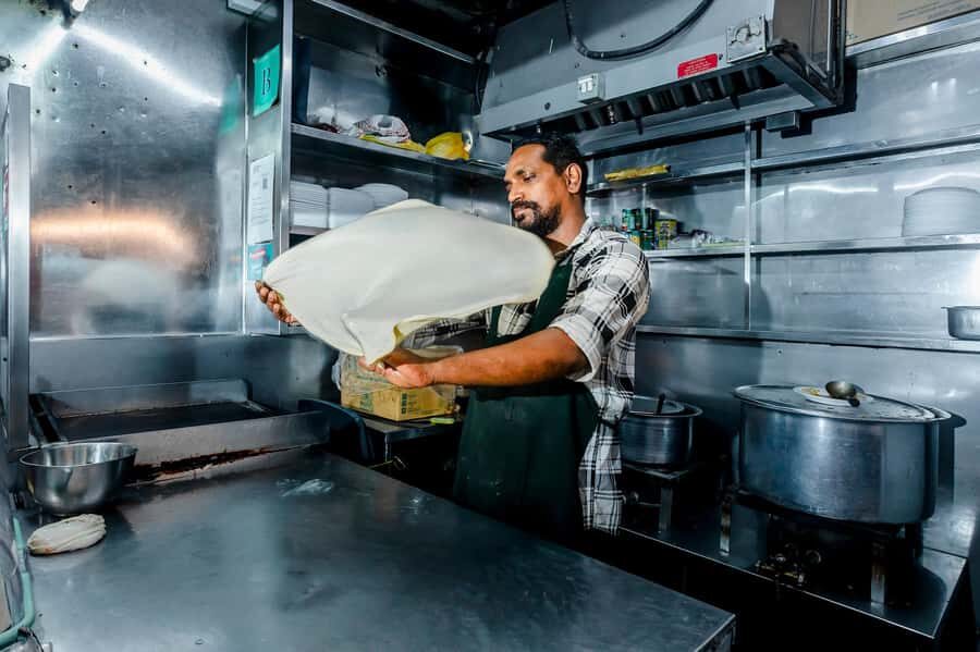 Singapore: Guided Food Tour - 12 Tastings & Hawker Chan - Transportation, Timing, and Group Experience