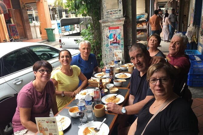 Singapore : Highlights and Hidden Gems Walking Tour With A Guide - Practical Details and What This Tour Means for You