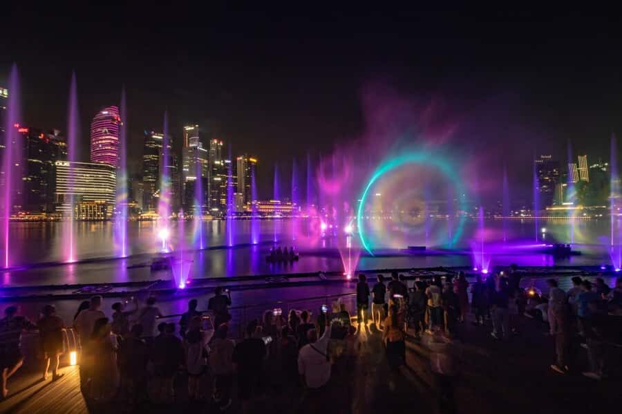 Singapore: Night Walking with 6 Food Tastings & Light shows - What Youll Experience and Why It Matters