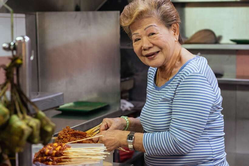 Singapore: Private Food Tour  10 Tastings with Locals - Who Will Love This Tour?