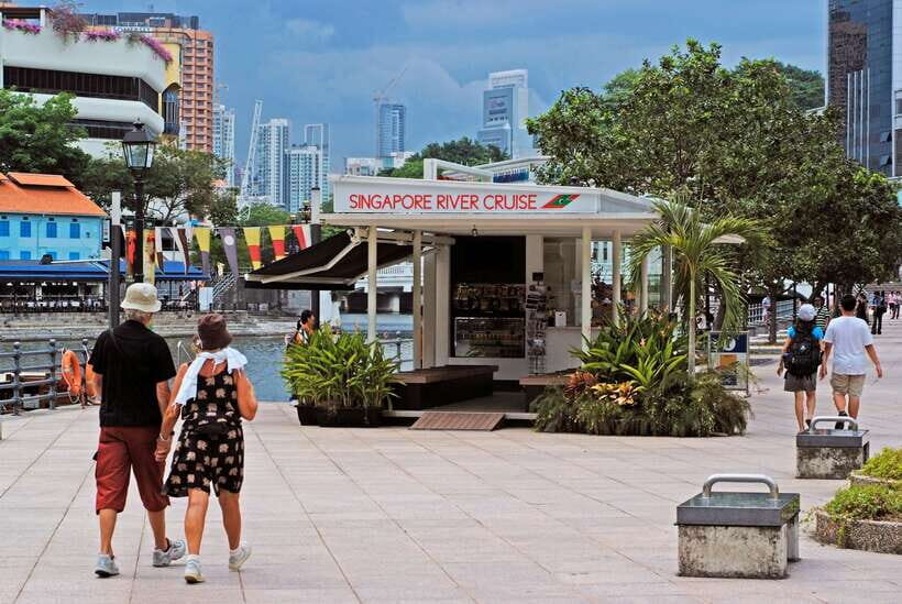 Singapore: Singapore River Cruise - The Experience: From Boarding to Disembarking