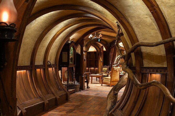 Small Group Luxury Hobbiton Tour incl. Lunch From Auckland - Lunch and Refreshments: Good Value and Atmosphere
