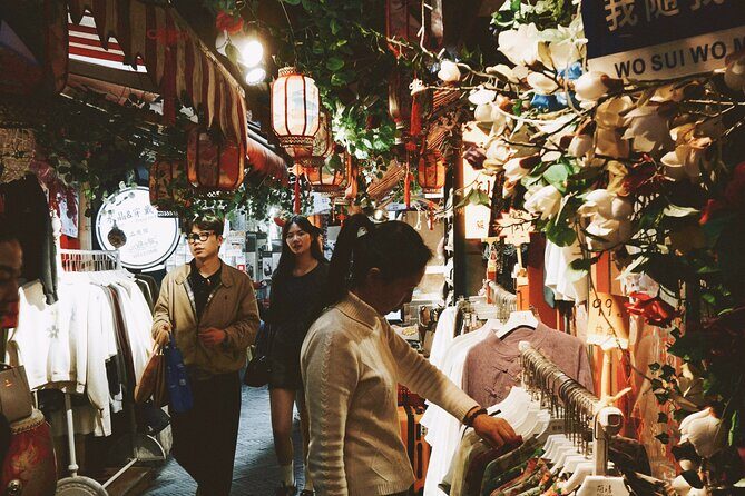 Snip, Savor, Stroll: Tianzifang Paper-Cut and Culinary Odyssey - An In-Depth Look at the Experience