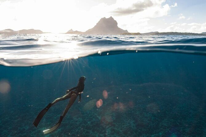 Snorkeling tour by boat on Moorea - The Group & Atmosphere