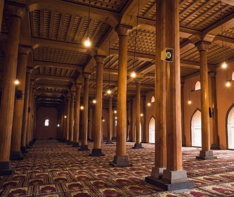 Srinagar Old City Heritage Walking Tour with Kahwa Tea - Practical Details and What to Expect  