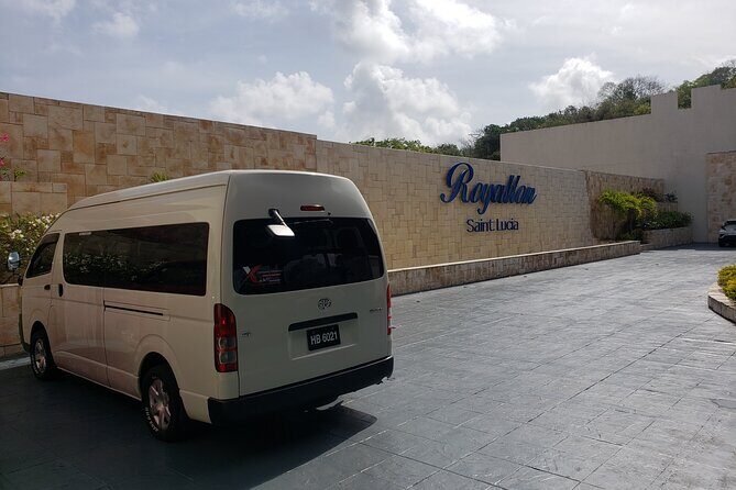 St. Lucia Private Airport Transfer to Royalton Resort and Spa - In-Transit Comfort and Convenience