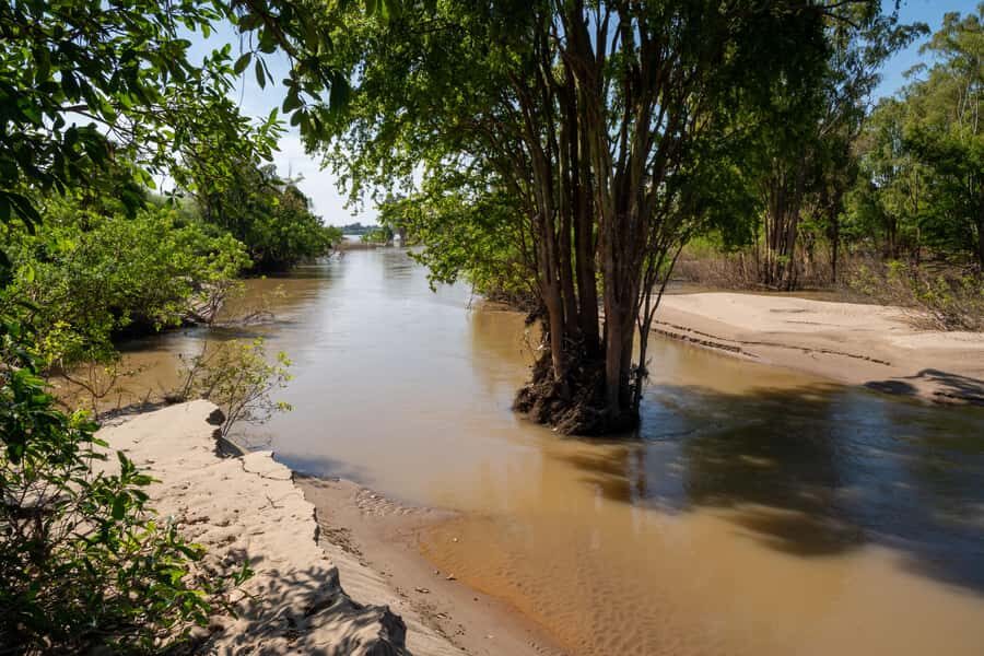 Stung Treng: 3 Nights Mekong River Boat Cruises and Kayaking - Day 1: Arrival and Welcome  