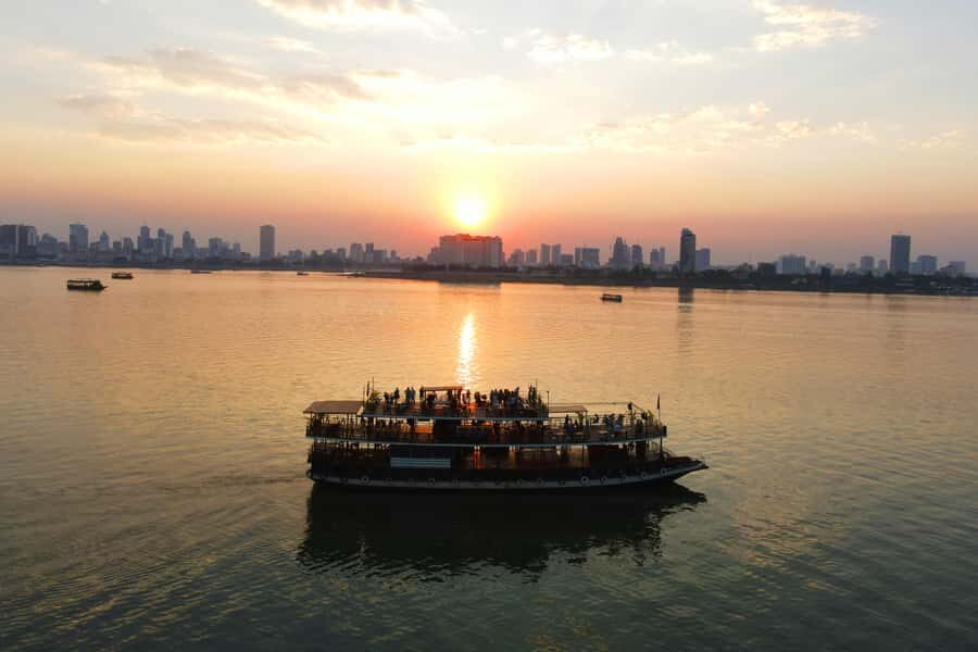 Sunset Cruise with Unlimited Beer & English Speaking Guide - Who Will Love This Tour?