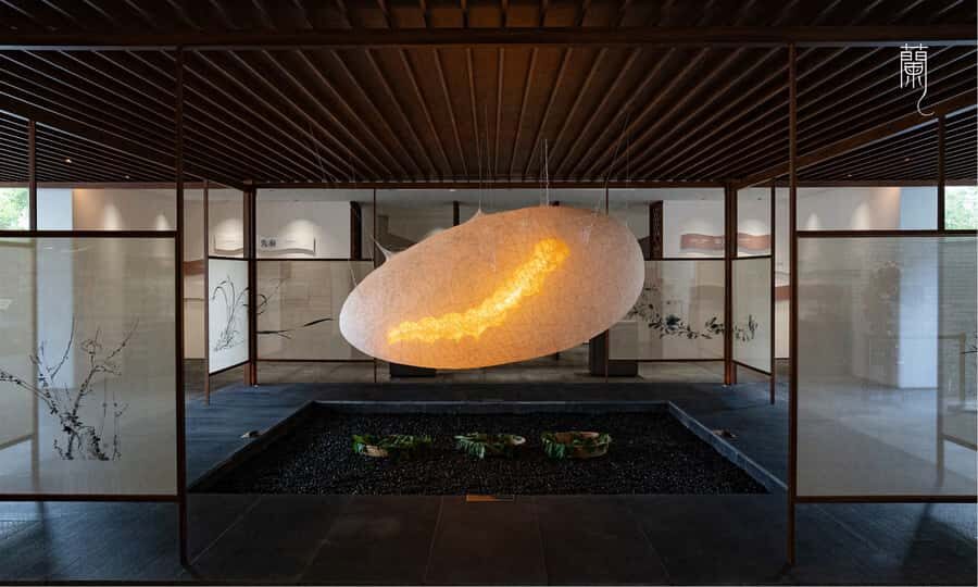 Suzhou: Lingering Garden & Zhouzhuang Water Town Day Tour - Strolling Through Shantang Street