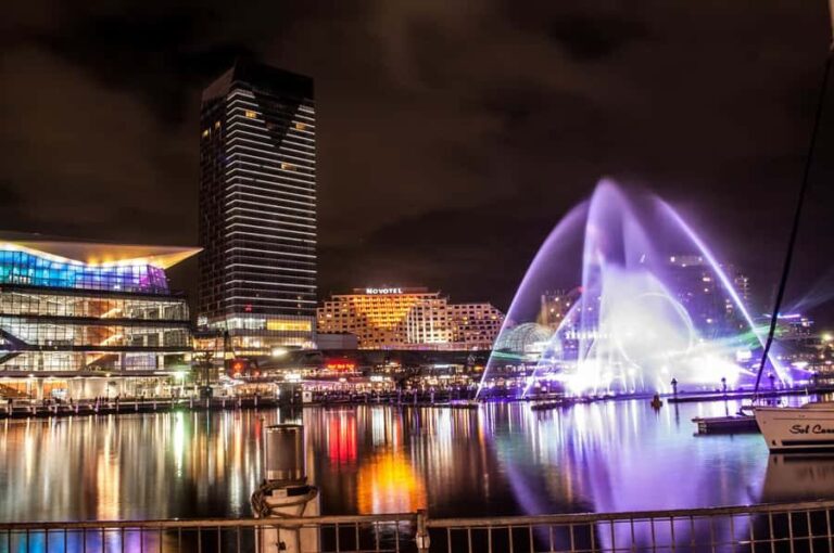 Sydney: Vivid Festival of Light Harbor Cruise with Dinner - What Makes This Tour Special