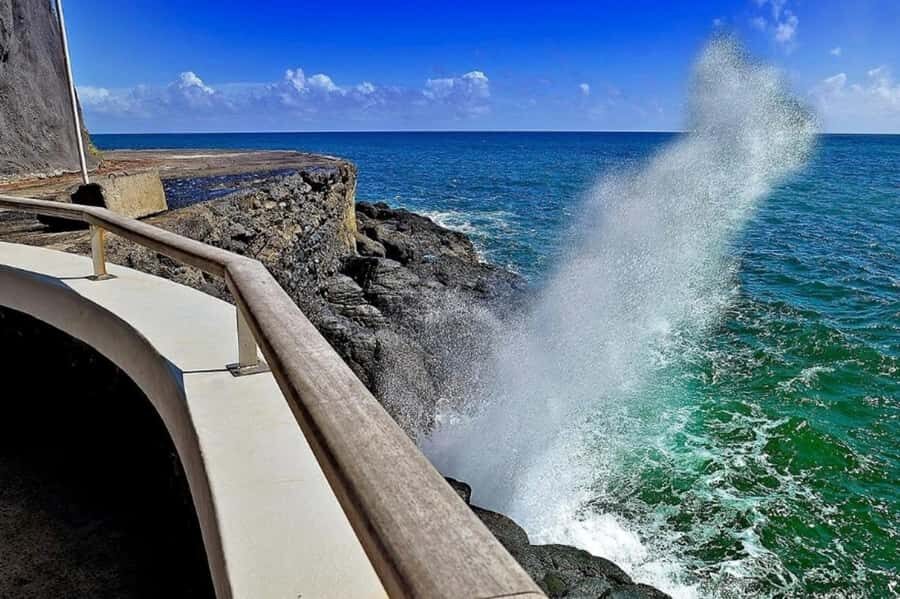 Tahiti: West and East Coast Island Tour with Waterfalls - Discovering Tahiti in Half a Day: The Itinerary Breakdown