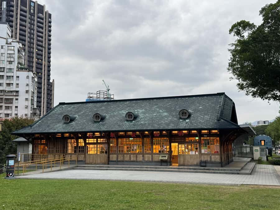 Taipei: Beitou Hot Springs and Heritage Walking Tour - The Day Itself: A Step-by-Step Breakdown