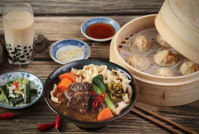 Taipei: Dumplings (XiaoLongBao) & Beef Noodles Cooking Class - Who Would Love This Experience?