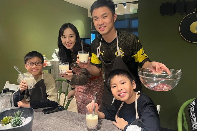 Taipei Fresh Market Tour and Colorful Bubble Tea Making - What to Expect: A Deep Dive into the Experience