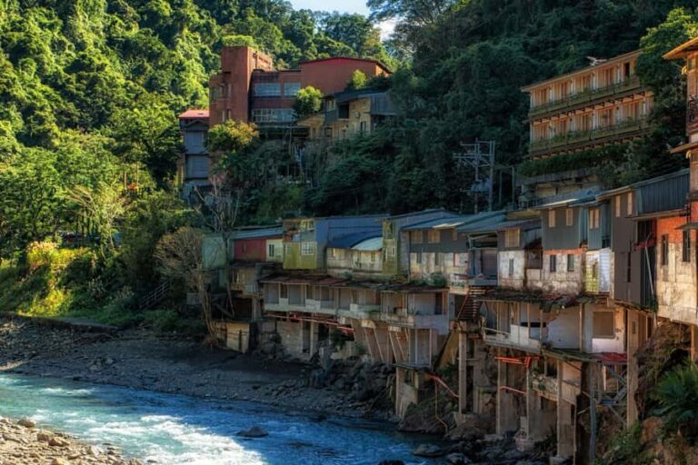 Taipei Hot Spring Tour: Wulai Old Street & Cable Car - Exploring Wulai: The Heart of the Tour