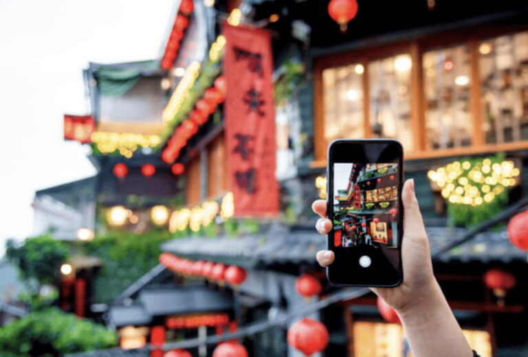 Taipei: Jiufen,Shifen & Houtong Cat Village Private Day Tour - Shifen Waterfall: Natures Beauty