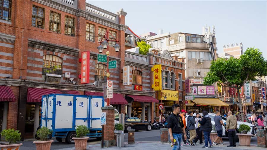 Taipei: Longshan Temple, Dihua Street & Taipei 101 Tour - What You Can Expect from the Tour