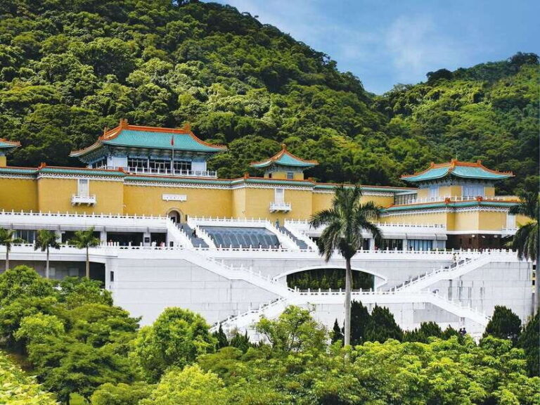 Taipei: Morning City Tour with National Palace Museum Entry - Practical Details and Logistics