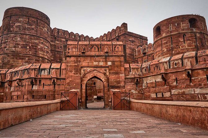 Taj Mahal Entrance Ticket with including Private Guide - What Makes This Tour Stand Out?