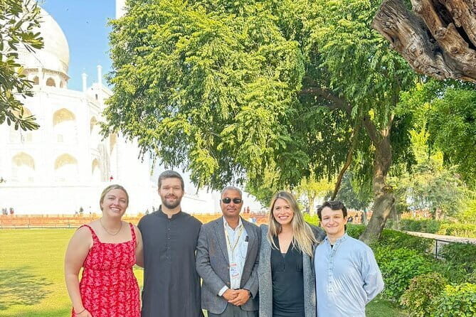 Taj Mahal same day luxurious Tour by Superfast Train from Delhi - What Makes This Tour Stand Out?