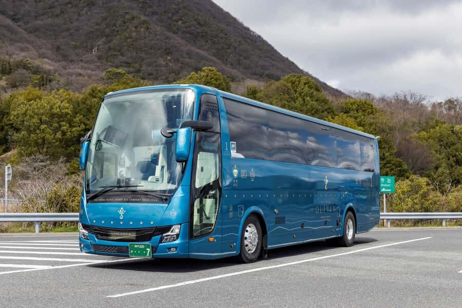 Takamatsu: Udon Noodle Luxury Bus Tour With Cooking Class - The Experience in Detail