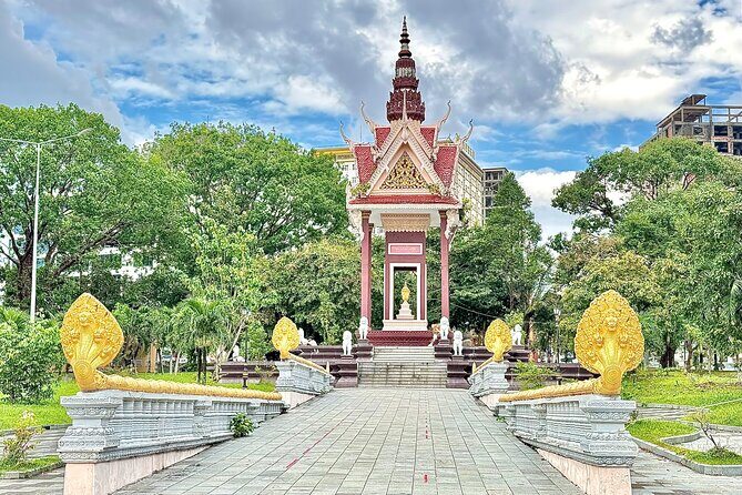Temple and Local Market in Sihanoukville History tour - Who Is This Tour Best For?