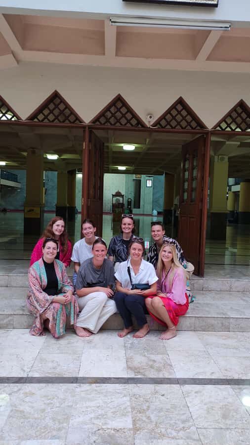 The heart of Bandung and Grand Mosque Guided Walking Tour - Connecting with the Sundanese Ethnic Group