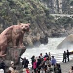 Tiger Leaping Gorge Easy Hike & Baisha Old Town Day Tour - Who Would Love This Tour?