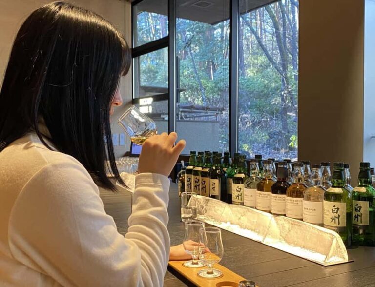 Tokyo: Mt. Fuji Highlights and Whisky Museum Private Tour - Saiko Iyashi no Sato: A Glimpse into Traditional Life