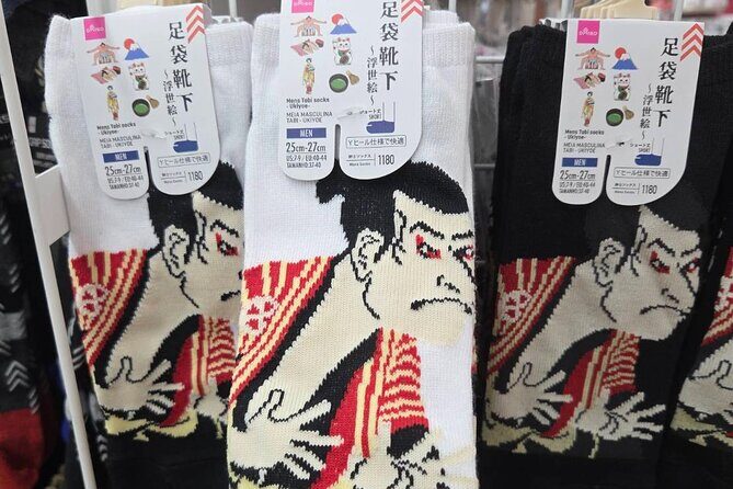 Tokyo Pop Culture Deep Dive: 100 Yen Shop & Gachapon Exploration - An In-Depth Look at the Tour Experience