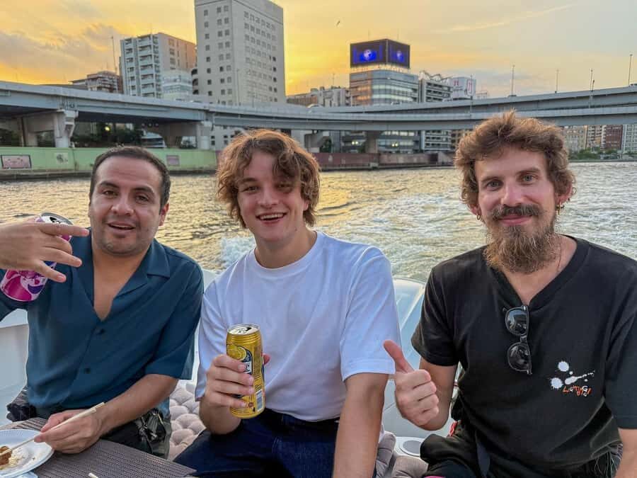 Tokyo: Private Night Cruise with Food and Drinks - What Sets This Tour Apart?