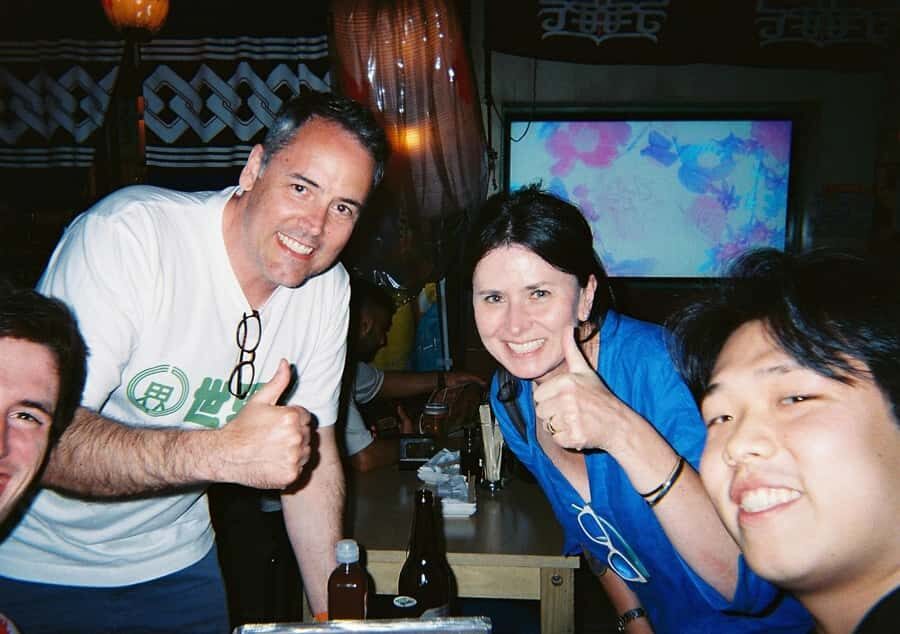 Tokyo: Shinjuku Bar Hopping & Cultural Exchange with Locals - Exploring the Itinerary in Detail
