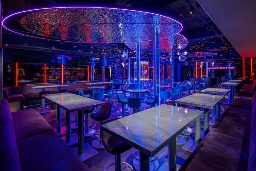 Tokyo: Shinjuku Guys' Night Out Tour (Eat, Drink, & Mingle) - Discovering Shinjukus Landmarks and Culture