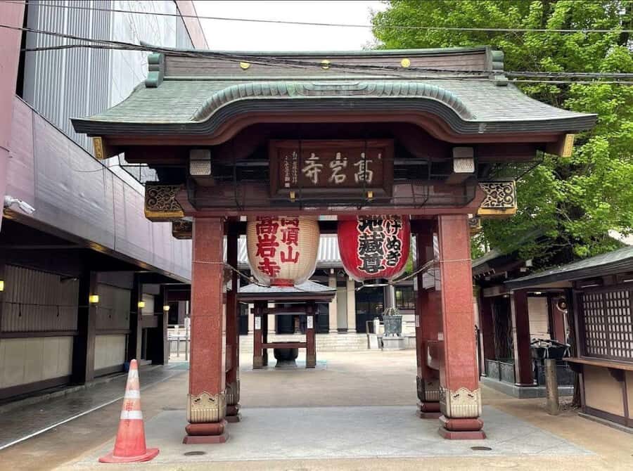 Tokyo: Sugamo Walking Tour with local food and Temple Visit - Who Will Love This Tour?