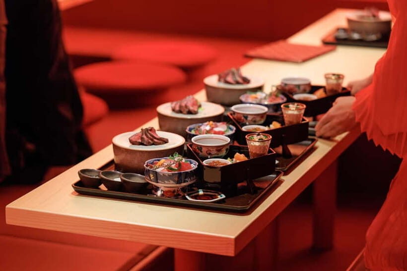 Tokyo: Traditional Geisha Experience Show & Japanese Dinner - The Experience in Detail