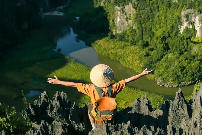 Top Tour Highlights Explore Ninh Binh by Limousine from Hanoi - Stop 1: Hoa Lu - Vietnams’ Ancient Capital