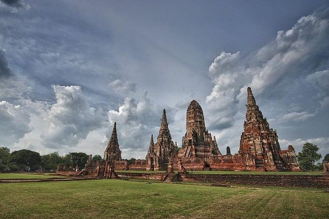 Tour guide Driver service - The Flexibility of a Tailor-Made Tour