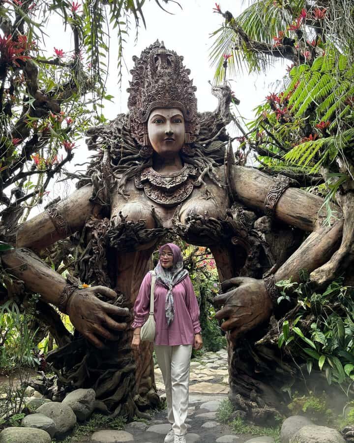 Ubud: Glass Factory, Waterfall, and Taman Dedari Tour - Exploring Ubud’s Hidden Treasures with a Full-Day Tour