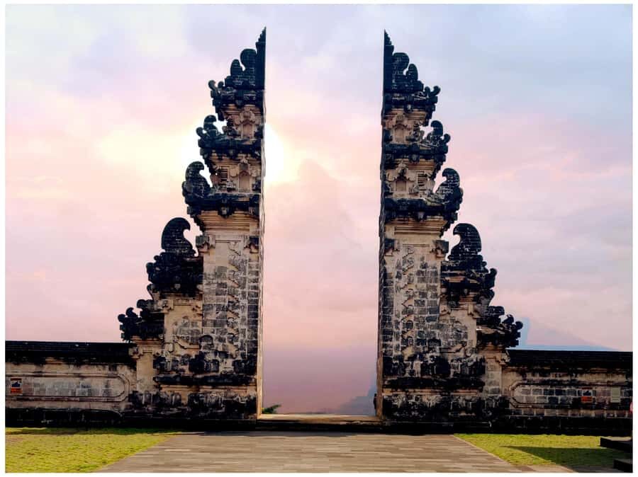 Ubud: Heaven Gate Lempuyang, Water Palace & Waterfall Tour - Transportation, Timing, and Group Dynamics