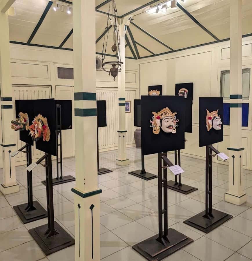 Ubud: Mask Museum, Heritage Homes, and Waterfall Tour - An In-Depth Look at the Ubud Cultural Tour