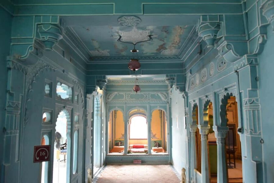 Udaipur: 2-Day Private Tour with Kumbhalgarh and Ranakpur - Udaipur City Palace and Surroundings