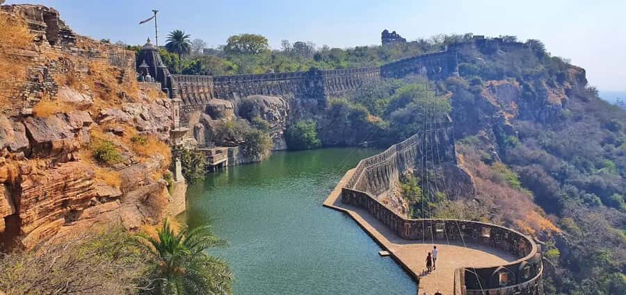 Udaipur: Chittorgarh Fort Day Trip with Lunch & Entry - Visiting the Royal Residences and Sacred Sites