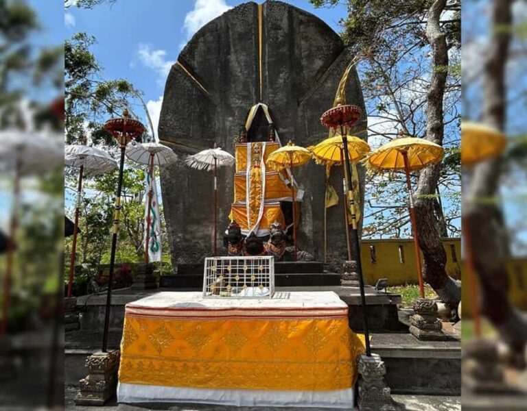 ULUWATU : gwk,tanah barak cliff,suluban beach - Exploring Bali’s Uluwatu Highlights in Detail